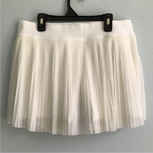 Lululemon Mesh Pleats Tennis Pickle Ball Skirt White size 10 - Picture 4 of 6